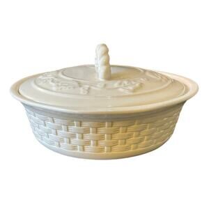 Celebrating Home Stoneware Covered Casserole Dish Basketweave Cream